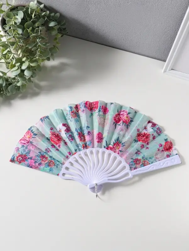 Веер складной &laquo;Розы и астры на нежно-зелёном&raquo;, 22.5 см