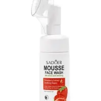 Пенка для умывания с щеточкой с экстрактом клубники, 120 мл