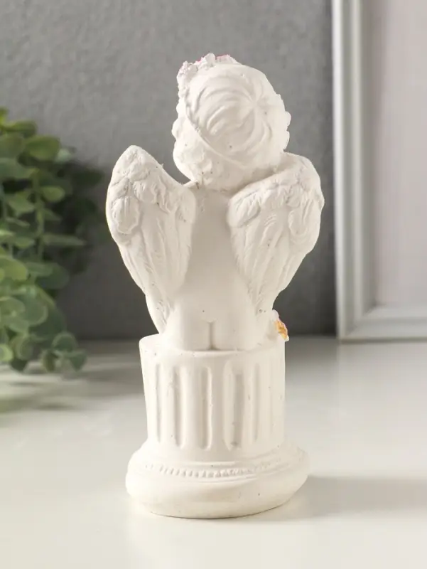 Фигурка гипс &laquo;Ангел на тумбе с цветами&raquo;, 15&times;7 см, белый с росписью
