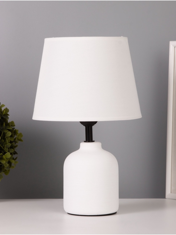 Лампа настольная Лампа настольная "Никс" 1х40Вт Е27 белый 20х20х30см МОДЕЛЬ: