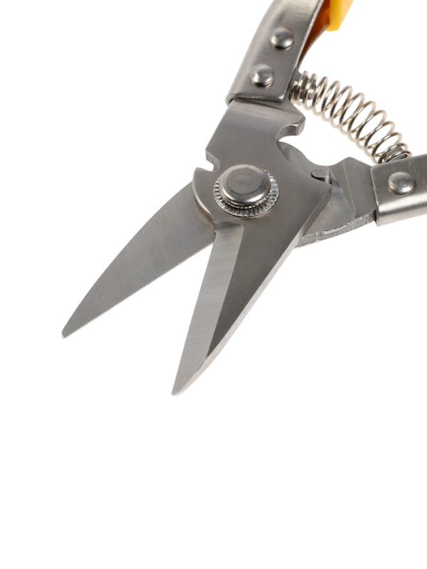 Ножницы по металлу ТУНДРА, авторазжим, пластиковые рукоятки, правый рез, 225 мм Ножницы по металлу ТУНДРА, авторазжим, пластиковые рукоятки, правый рез, 225 мм