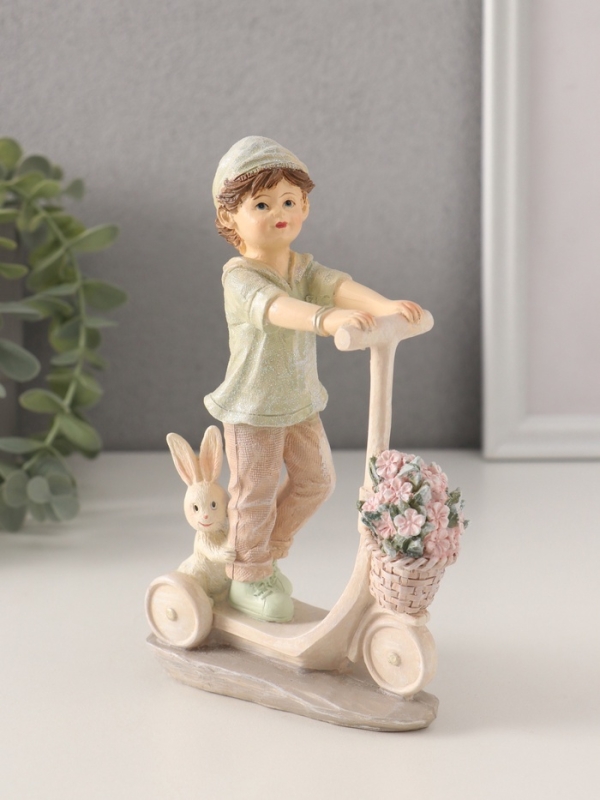 Сувенир полистоун Сувенир полистоун "Мальчишка на самокате, с кроликом и корзиной цветов" 11,5х4,5х16,5 см