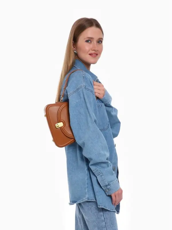 Сумка женская мессенджер TEXTURA на клапане, 23&times;6&times;13 см, коричневая