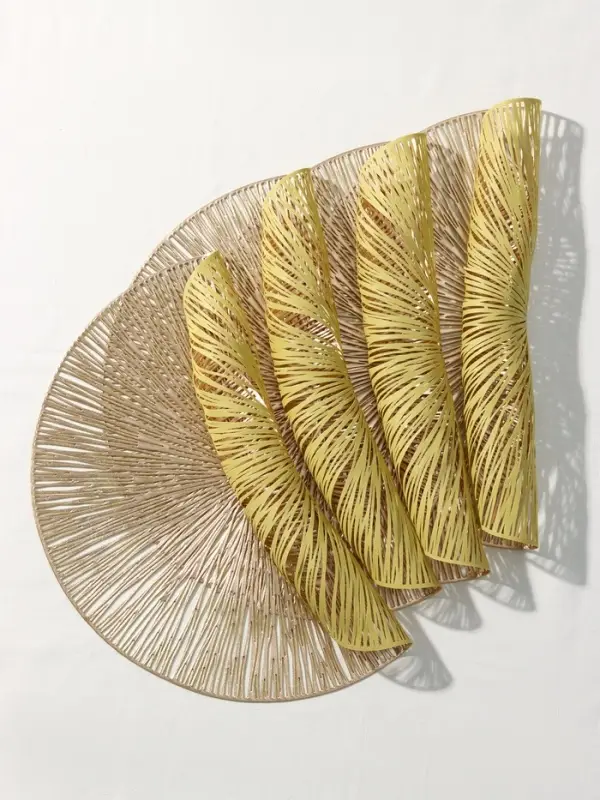 Салфетки сервировочные на стол Доляна &laquo;Сияние&raquo;, d=38 см, 4 шт., золотые