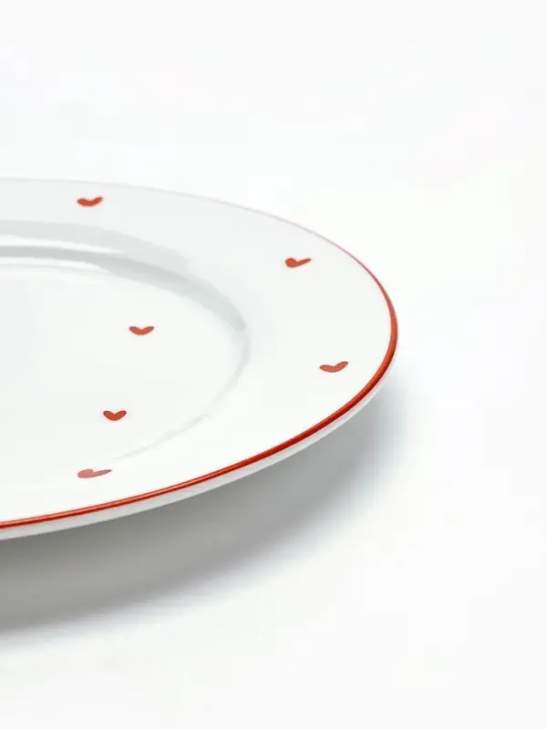 Тарелка плоская керамическая &laquo;Любовь в деталях&raquo;, d=20 см, ручная работа