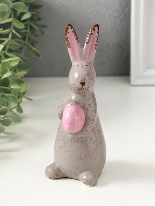Сувенир керамика "Зайка с пасхальным яичком" серый 5,5х6,2х15 см