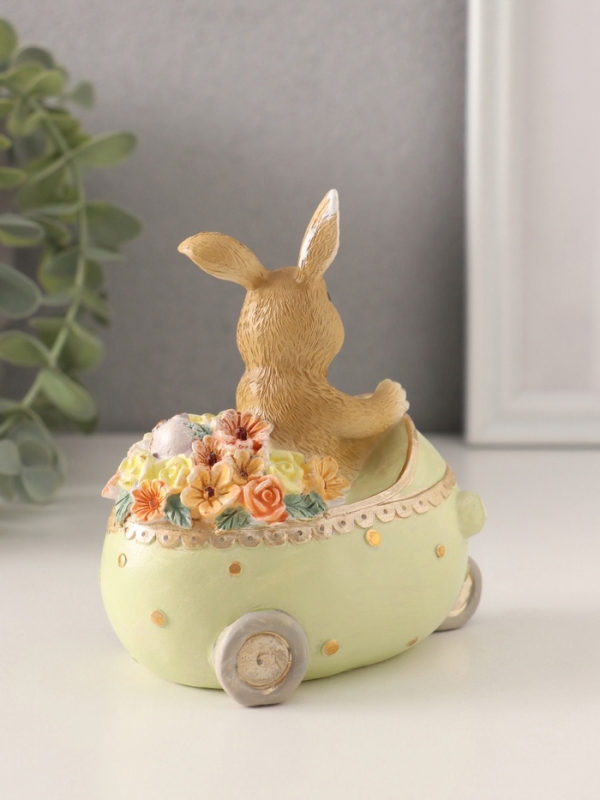 Сувенир полистоун  Сувенир полистоун "Зайчик на трёхколёсной машинке с цветами" 10х6,5х11,5 см