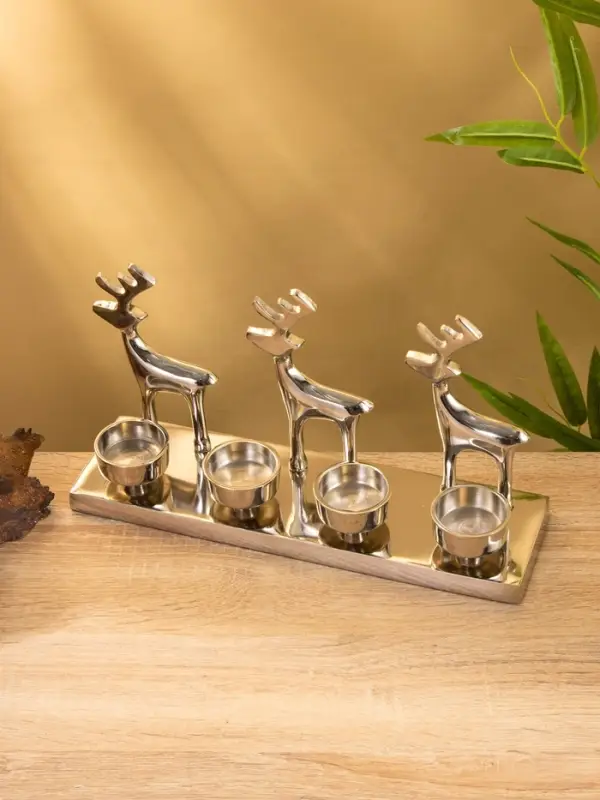 Подсвечник на 4 свечи &laquo;Трио оленей&raquo;, 30&times;9&times;15 см, алюминий