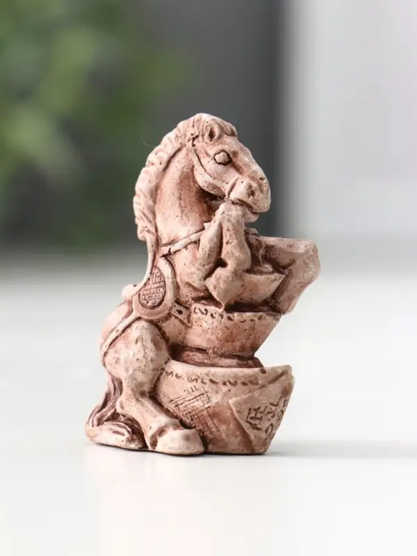 Фигурка «Лошадь на дыбах малая», 2×3×4.5 см, шоколад Фигурка «Лошадь на дыбах малая», 2×3×4.5 см, шоколад