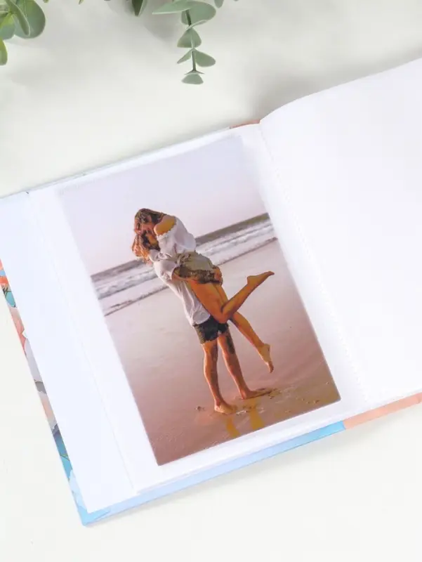 Фотоальбом на 40 фото 10х15 см "Букет с хризантемами" в коробке 4,5х14х17 см