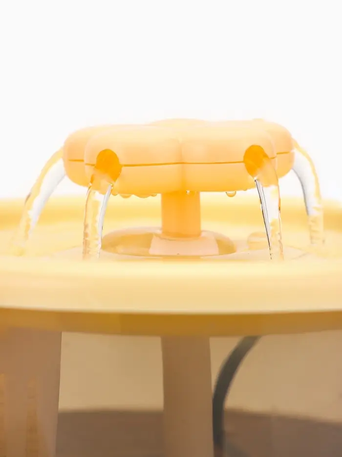 Фонтан для животных с миской, 34×17.5×11.5 см, бежевый Фонтан для животных с миской, 34×17.5×11.5 см, бежевый