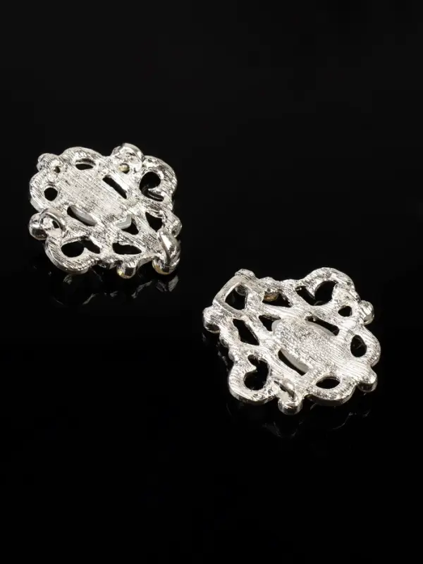 Декоративная застёжка &laquo;Узор&raquo;, 6.5&times;3.5 см, цвет белый