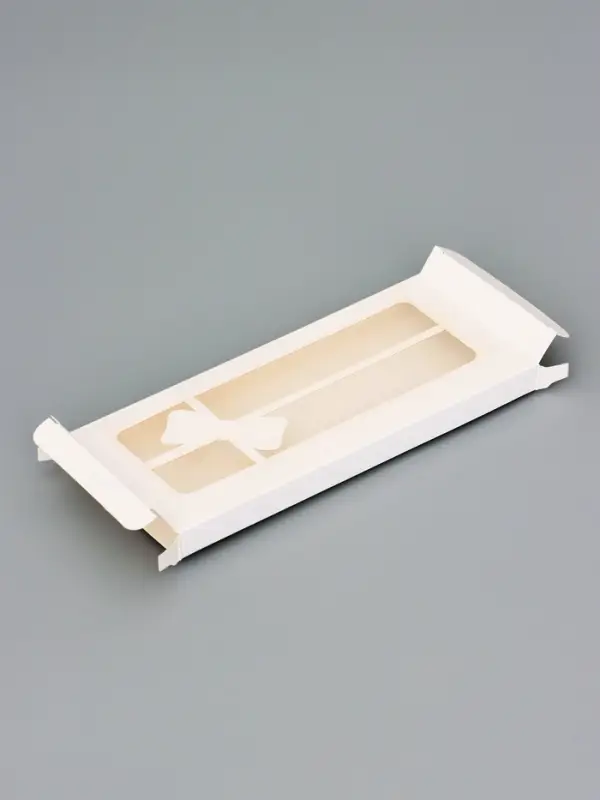 Подарочная коробка под плитку шоколада, с вырубным окном, «Бант», 17.1×8×1.4 см Подарочная коробка под плитку шоколада, с вырубным окном, «Бант», 17.1×8×1.4 см