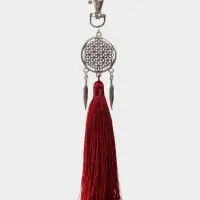 Брелок-кисточка "Ловец снов" 17 см, цв. бордовый, серебристый Брелок-кисточка "Ловец снов" 17 см, цв. бордовый, серебристый