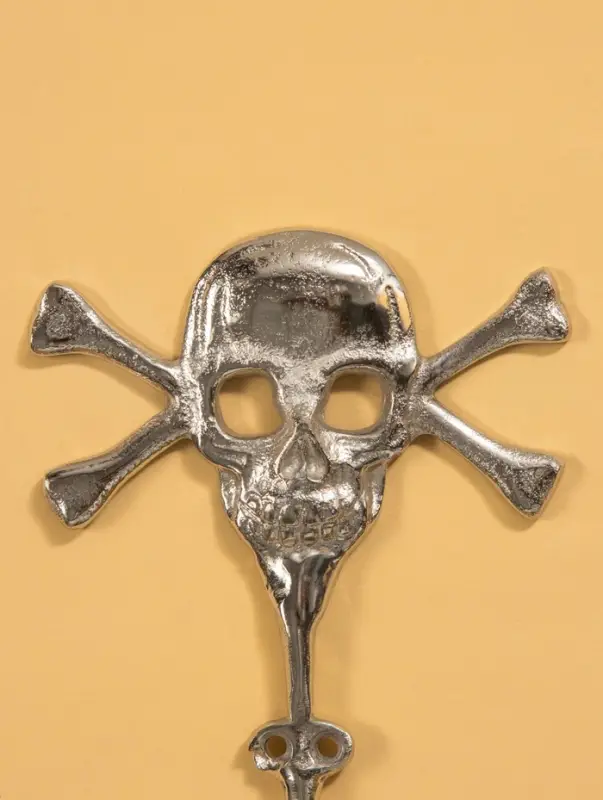 Крючок настенный Крючок настенный "Весёлый Роджер" 23х14х5 см, алюминий, цв. серебро