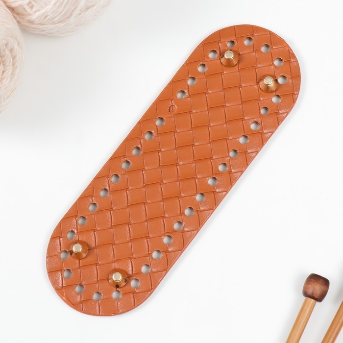 Основа для вязаных изделий кожзам Основа для вязаных изделий кожзам "Вытянутая плетёнка" коричневый 6х18 см