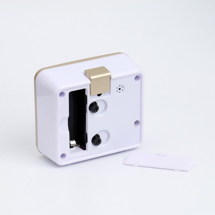 Часы - будильник настольные Часы - будильник настольные "Классика" с подсветкой, дискретный ход, 8.5 х 7.5 см, АА