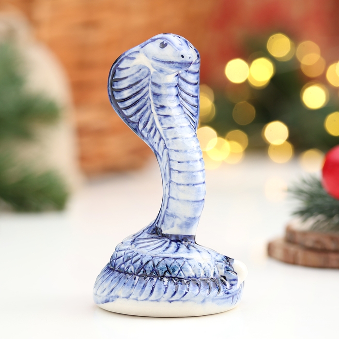 Сувенир «Кобра Гюрза», гжель, 11х6 см Сувенир «Кобра Гюрза», гжель, 11х6 см