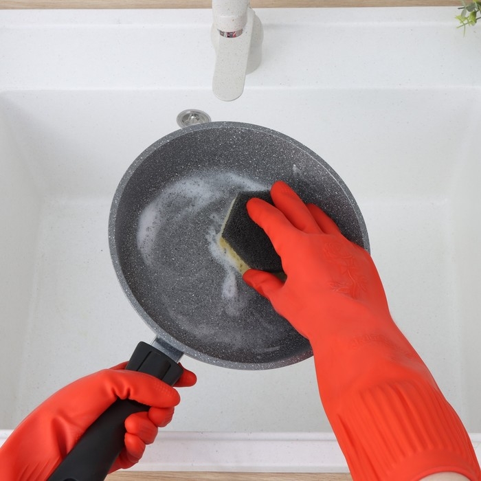 Перчатки хозяйственные Доляна, размер S, длинные манжеты, латексные, цвет красный Перчатки хозяйственные Доляна, размер S, длинные манжеты, латексные, цвет красный