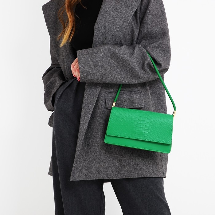 Сумка женская багет на клапане, цвет зелёный Сумка женская багет на клапане, цвет зелёный