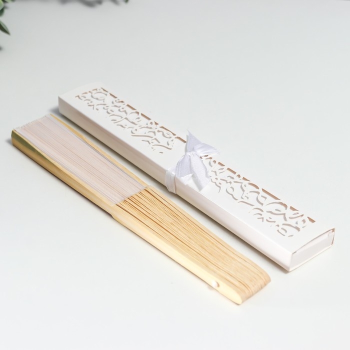 Веер бамбук, текстиль h=21 см  Веер бамбук, текстиль h=21 см "Моноцвет" в коробке, белый