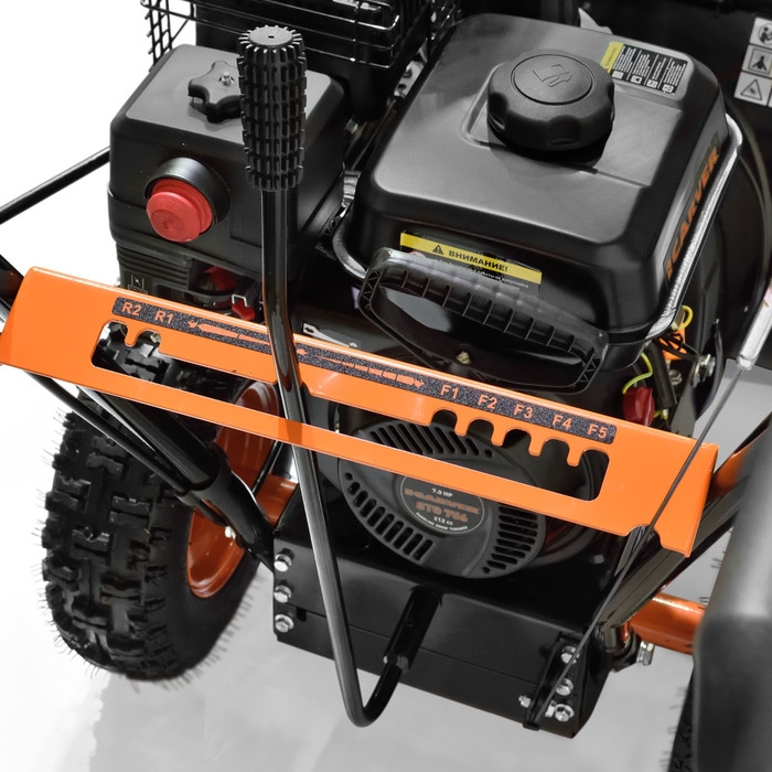 Снегоуборщик CARVER STG 756, самоходный, 7 л.с., шир./выс. 56x43 см, ск. 5/2, колеса 13 Снегоуборщик CARVER STG 756, самоходный, 7 л.с., шир./выс. 56x43 см, ск. 5/2, колеса 13