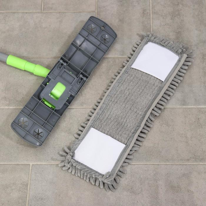 Швабра для мытья пола плоская Доляна, окрашенный телескопический черенок, микрофибра букля, 42×12×73(124) см Швабра для мытья пола плоская Доляна, окрашенный телескопический черенок, микрофибра букля, 42×12×73(124) см