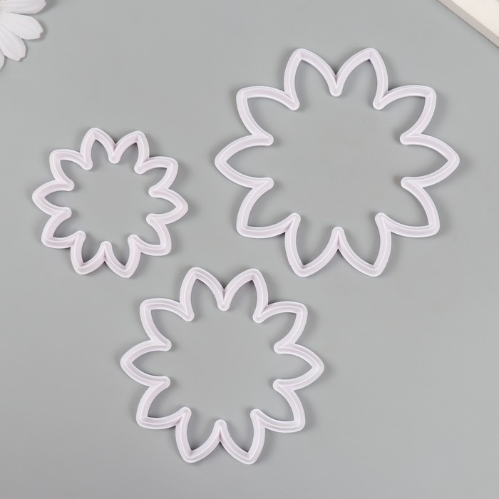 Каттеры для полимерной глины  Каттеры для полимерной глины "Цветы" набор 3 шт d=6,9, 8,8 и 10,8 см