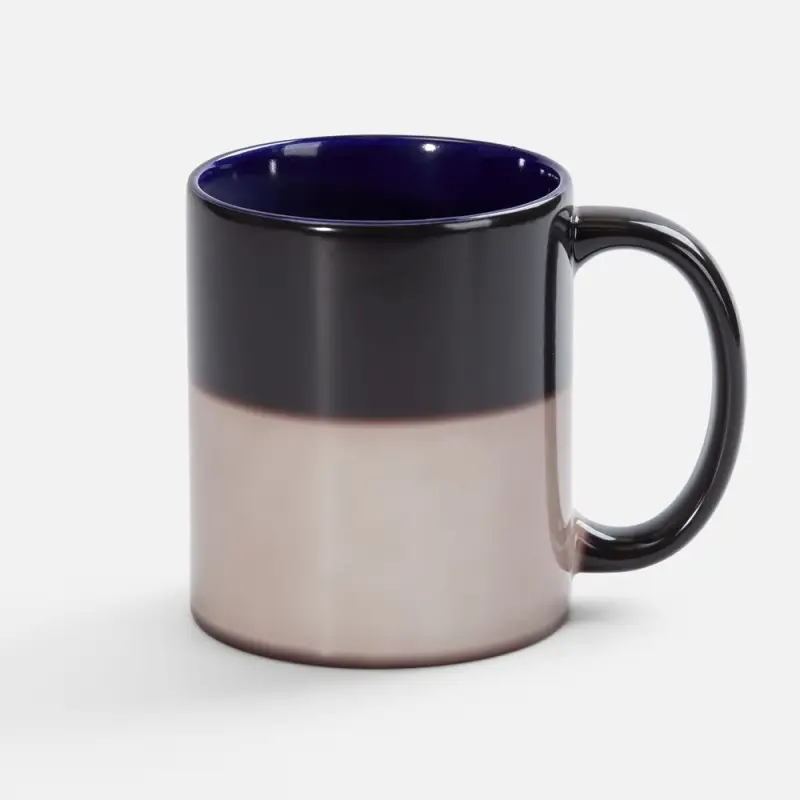 Кружка-хамелеон On Display, глянцевая, черная с синим Кружка-хамелеон On Display, глянцевая, черная с синим