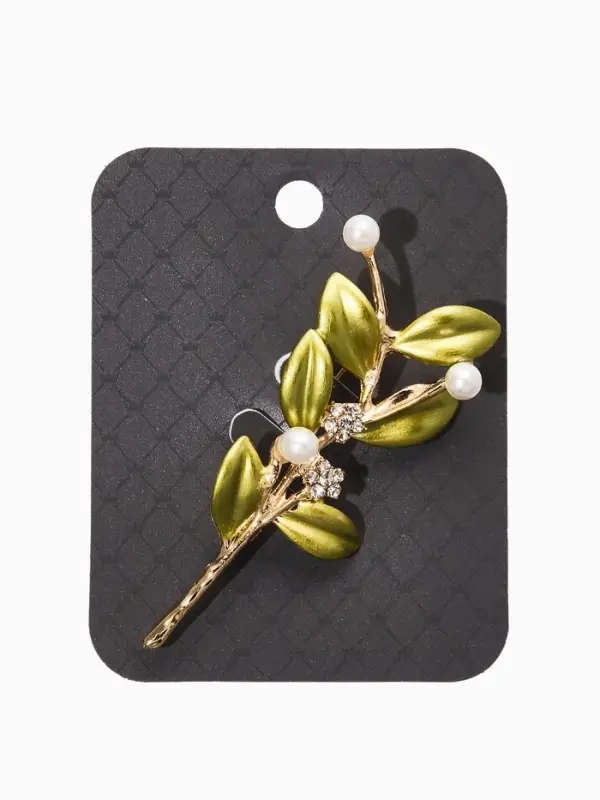 Брошь Брошь "Веточка с жемчугом", цвет бело-зелёный в золоте