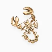 Брошь &laquo;Скорпион&raquo;, белая в золоте