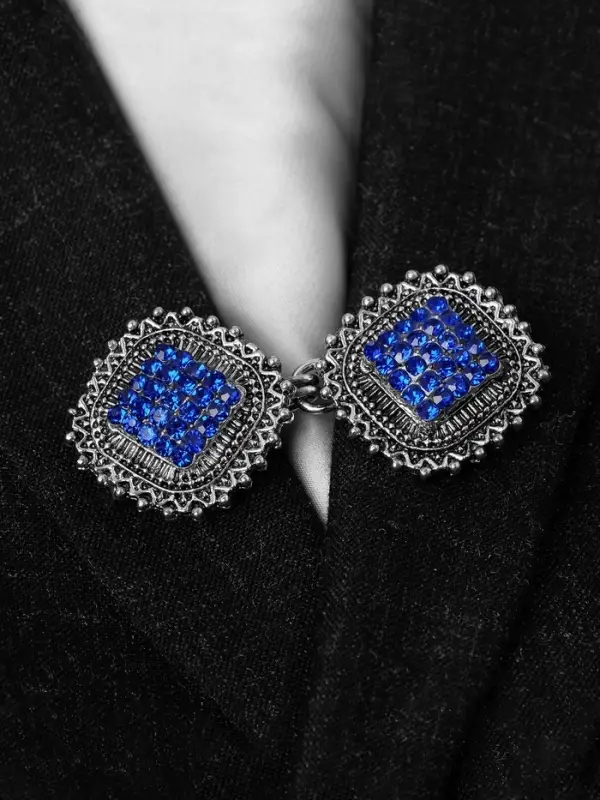 Зажим для кардигана &laquo;Квадраты&raquo;, синий в чернёном серебре