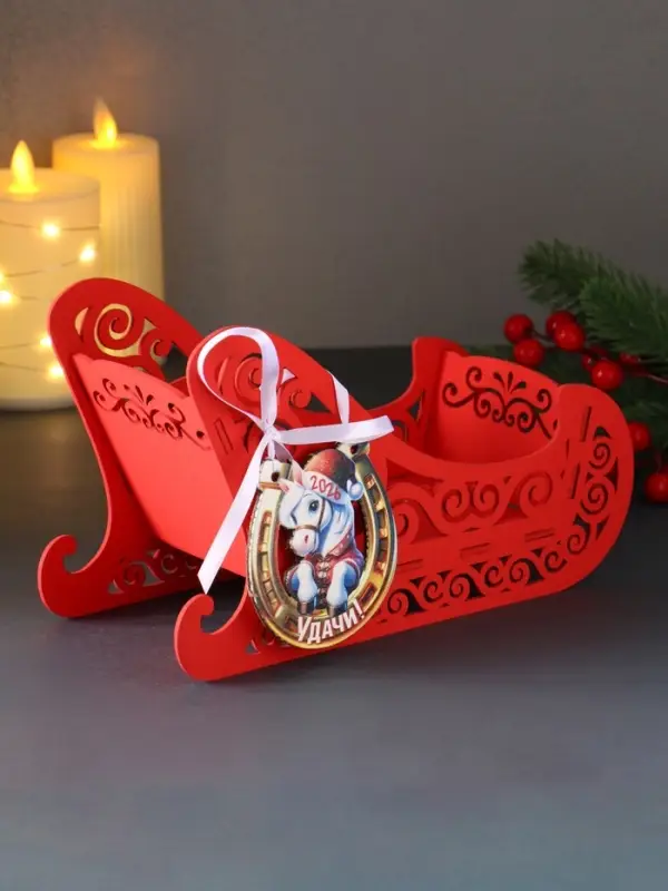 Шкатулка  Шкатулка "Сани" с магнитом, 23х10х14 см, красный