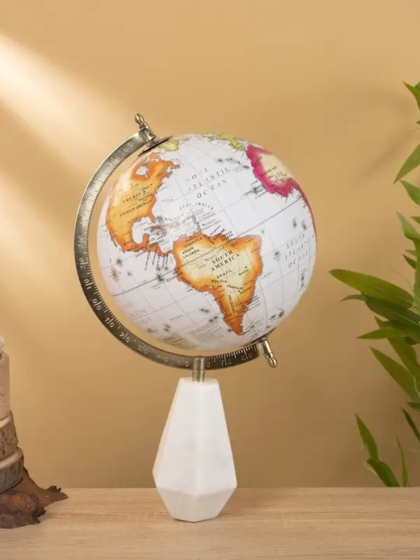 Глобус сувенирный 23х20х38 см, подставка мрамор Глобус сувенирный 23х20х38 см, подставка мрамор