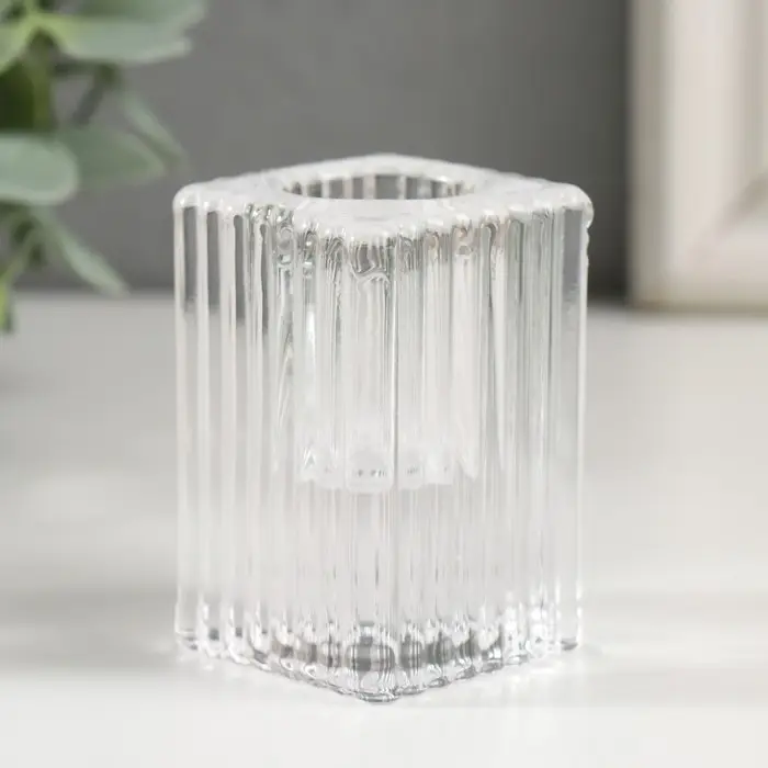 Подсвечник стекло на 1 свечу  Подсвечник стекло на 1 свечу "Столбик" d- 2 см прозрачный 4х4х6 см