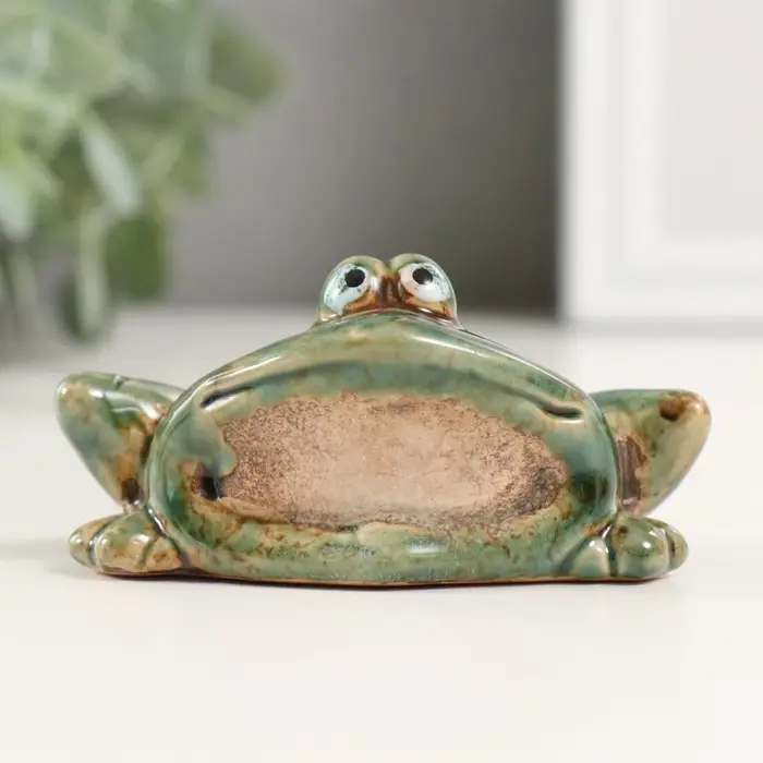 Сувенир керамика "Зеленая лягушка со сложенными лапками" 4,6х9х5,6 см