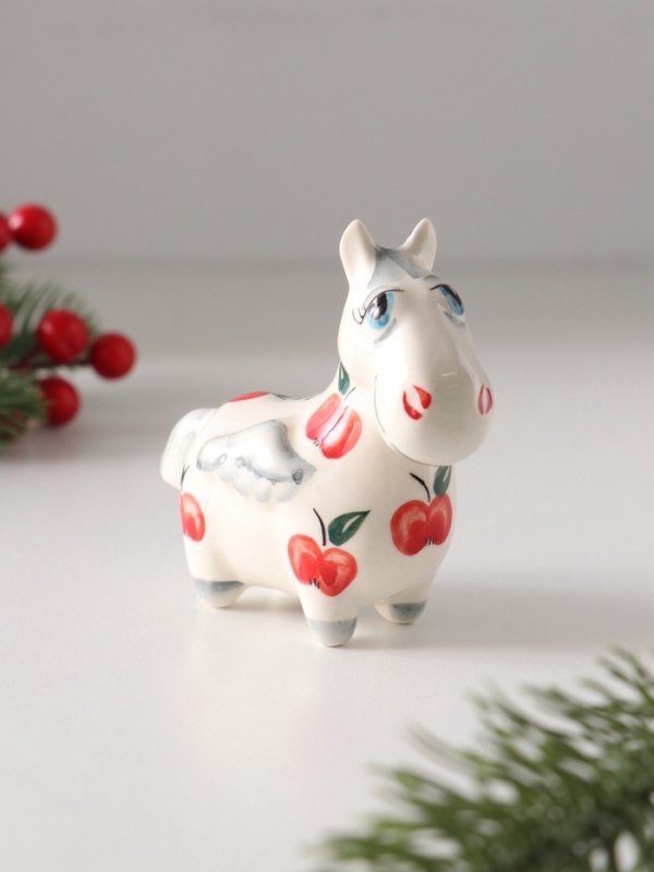 Статуэтка фарфоровая Статуэтка фарфоровая "Лошадь Пегас" /красное яблоко/, 8 см