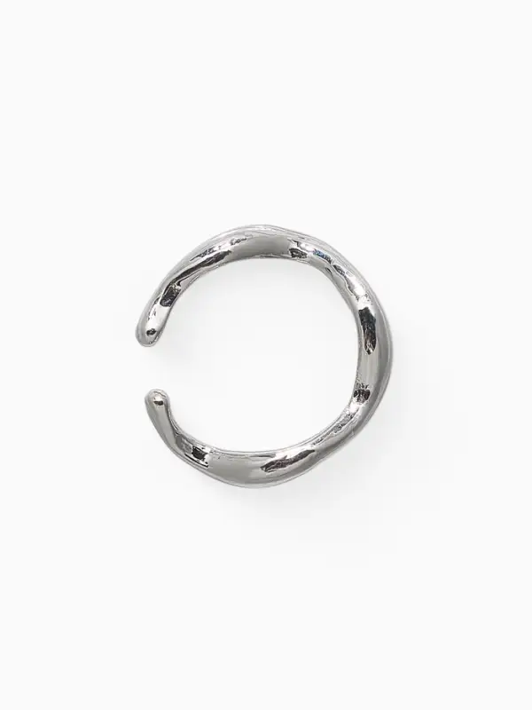 Серьга "Кафф" мятый металл, цвет серебро