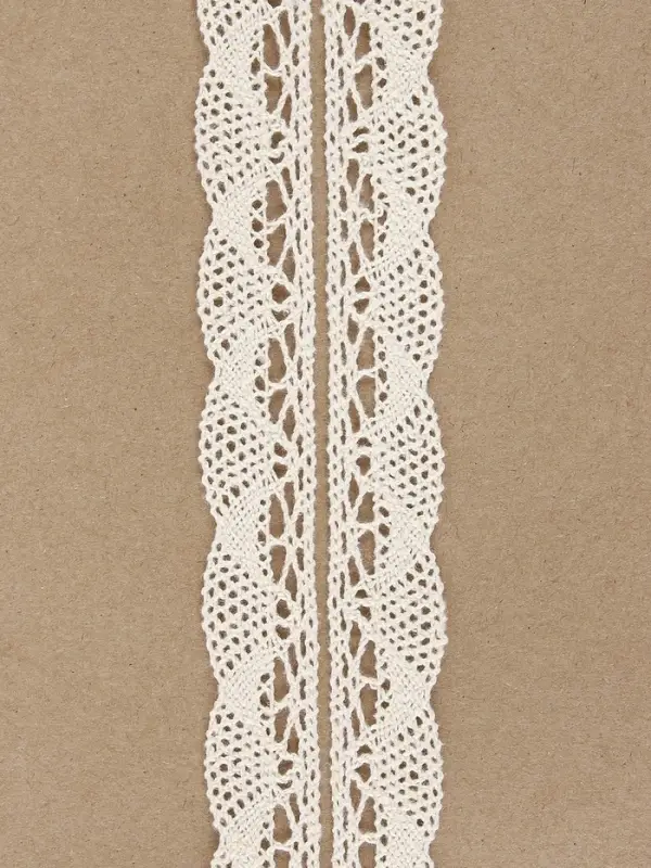 Кружево вязаное, 20 мм, 15&plusmn;1 м, бежевое
