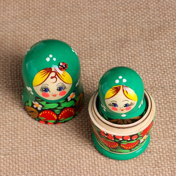 Матрёшка «Божья коровка», зелёное платье, 5 кукольная, 10-12 см Матрёшка «Божья коровка», зелёное платье, 5 кукольная, 10-12 см
