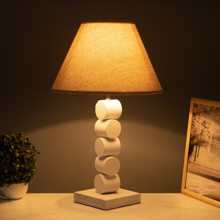 Настольная лампа Sophia белый 1х40Вт Е27 35х35х56см Настольная лампа Sophia белый 1х40Вт Е27 35х35х56см