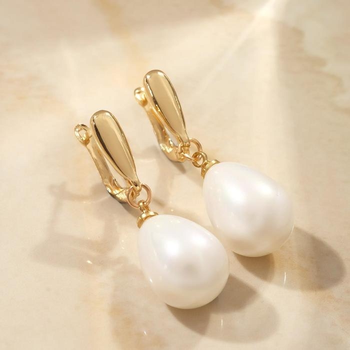 Серьги с жемчугом «Грейс» пухлая капля, цвет белый в золоте Серьги с жемчугом «Грейс» пухлая капля, цвет белый в золоте