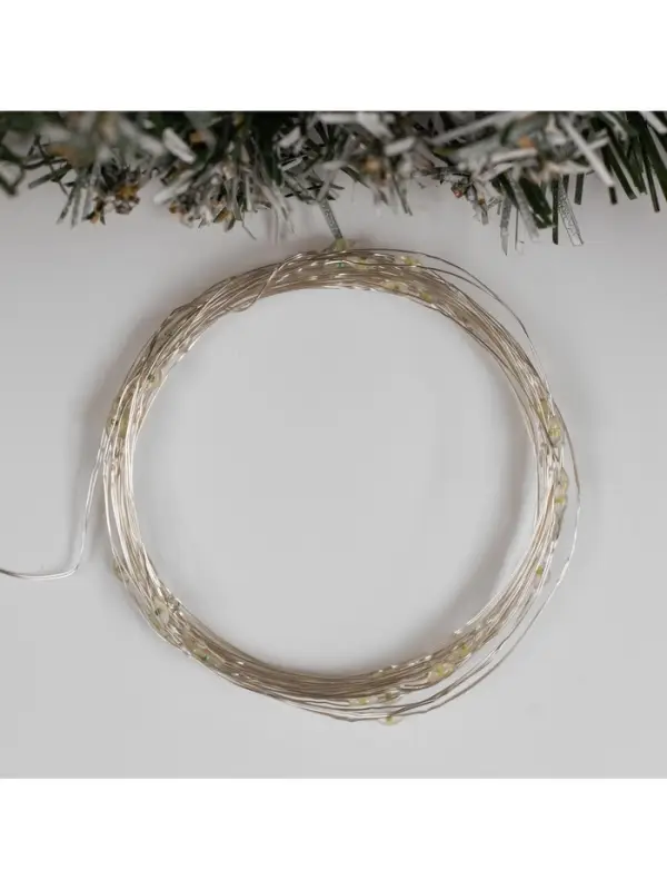 Гирлянда &laquo;Нить&raquo; 5 м, роса, IP20, серебристая нить, 50 LED, мерцание всех светодиодов, от батареек АА&times;3, свечение белое