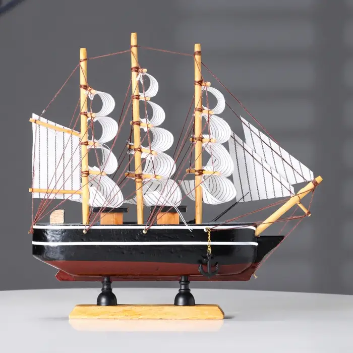 Сувенирная модель корабля &laquo;Ковда&raquo;, борта чёрные с белыми полосами, паруса белые, 5.5&times;24&times;22 см
