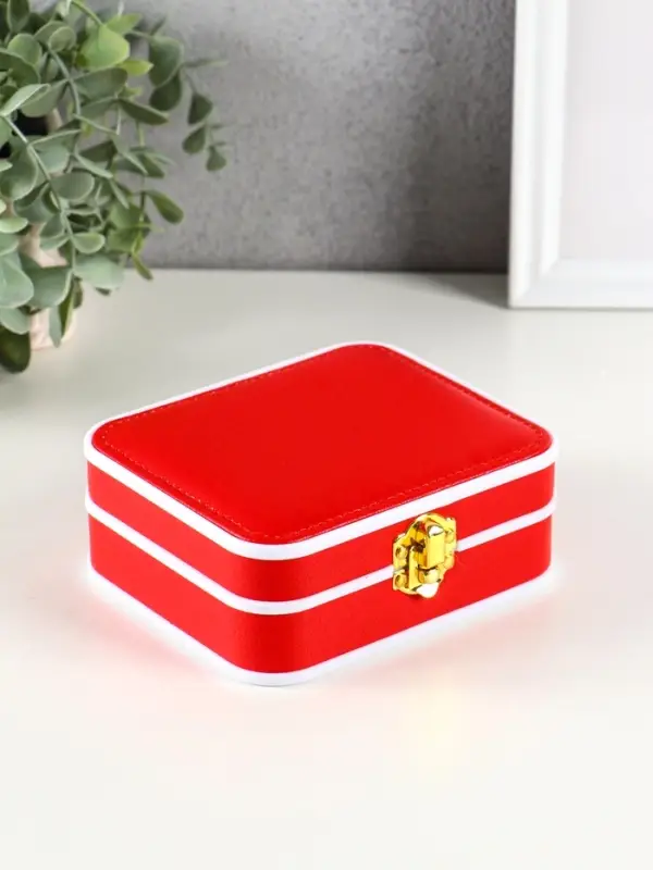 Шкатулка пластик, кожзам для украшений 6 ячеек, 10 полос, красная 13,5х11,5х5,5 см