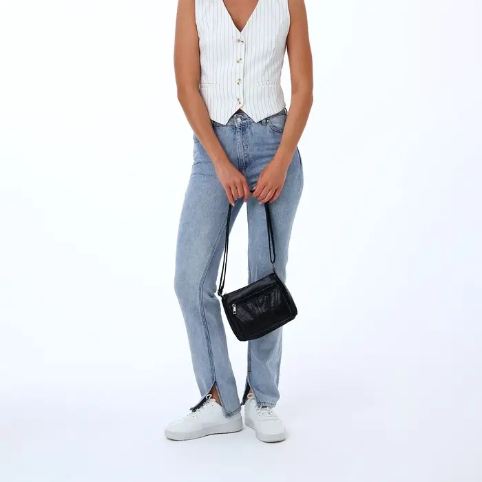 Сумка женская, кросс-боди, средний размер, на молнии, 20&times;8.5&times;15 см, чёрная