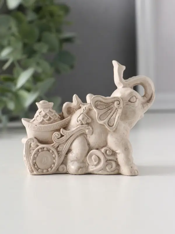 Фигура «Слоник с мешком денег», 6.5×4×8.5 см, слоновая кость