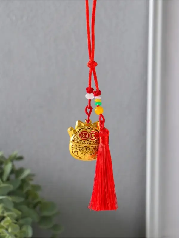 Подвеска металл &laquo;Манэки-нэко с кисточкой&raquo;, красный с золотом, 1.5&times;4&times;14 см