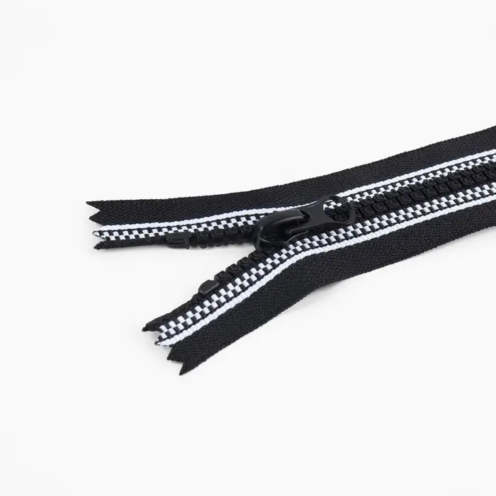 Молния «Трактор», №5, неразъёмная, замок автомат, 18 см, чёрная, белая Молния «Трактор», №5, неразъёмная, замок автомат, 18 см, чёрная, белая