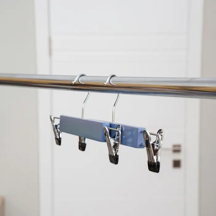 Вешалка для брюк и юбок деревянная с зажимами SAVANNA &laquo;Тэри&raquo;, 28&times;11.5&times;2.8 см, синяя